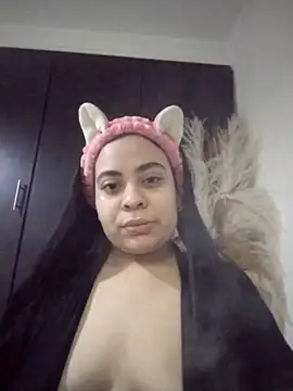 Snapshot of Monserrat_J chatting on 12/03/25, 07:05 Monserrat J online show from 12/03/25, 07:05