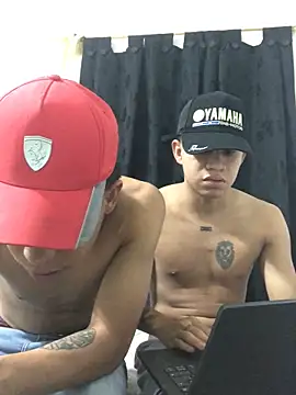 Snapshot of clousth chatting on 11/17/25, 11:54 clousth online show from 11/17/25, 11:54