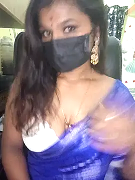 Snapshot of Premalatha_28 chatting on 04/08/26, 04:40 Premalatha 28 online show from 04/08/26, 04:40