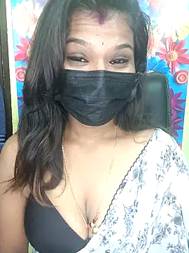 Snapshot of Premalatha_28 chatting on 04/21/26, 04:23 Premalatha 28 online show from 04/21/26, 04:23
