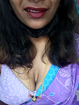 Snapshot of Premalatha_28 chatting on 05/06/26, 03:28 Premalatha 28 online show from 05/06/26, 03:28