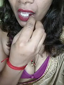 Snapshot of Premalatha_28 chatting on 07/10/26, 06:10 Premalatha 28 online show from 07/10/26, 06:10