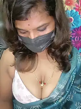 Snapshot of Premalatha_28 chatting on 07/30/26, 04:44 Premalatha 28 online show from 07/30/26, 04:44