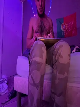 Snapshot of tarzandusud chatting on 11/16/25, 03:23 tarzandusud online show from 11/16/25, 03:23