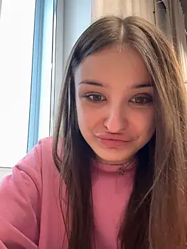 Snapshot of ErikaMuse chatting on 11/19/25, 04:23 ErikaMuse online show from 11/19/25, 04:23