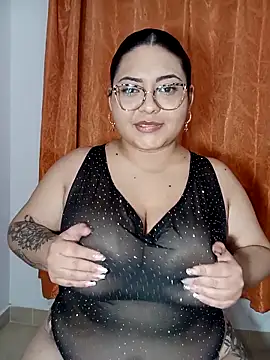 Snapshot of Anna_Lucia88 chatting on 04/17/26, 04:37 Anna Lucia88 online show from 04/17/26, 04:37