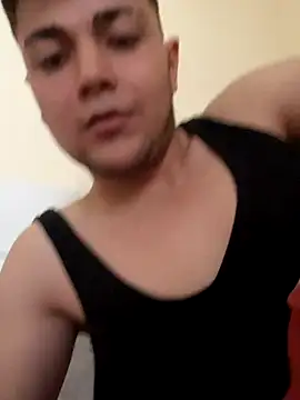 Snapshot of uuserxw chatting on 11/16/25, 10:54 uuserxw online show from 11/16/25, 10:54