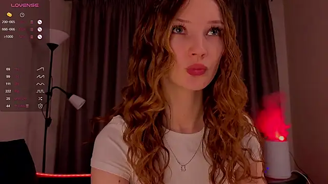 Snapshot of Alisavine chatting on 02/06/26, 07:28 Alisavine online show from 02/06/26, 07:28