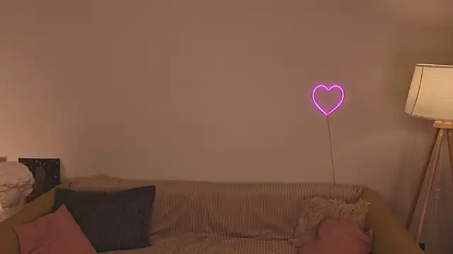 Snapshot of Miss_bane chatting on 11/28/25, 02:31 Miss bane online show from 11/28/25, 02:31