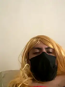 Snapshot of Moni-696765 chatting on 11/16/25, 01:39 Moni-696765 online show from 11/16/25, 01:39