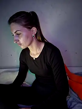 Snapshot of carolinakis_ chatting on 03/11/26, 05:30 carolinakis online show from 03/11/26, 05:30