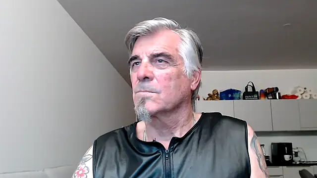 Buidapest online show from 05/10/26, 03:01