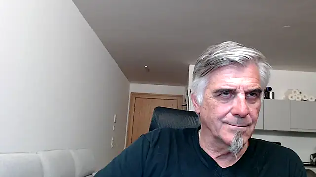Buidapest online show from 05/12/26, 03:58