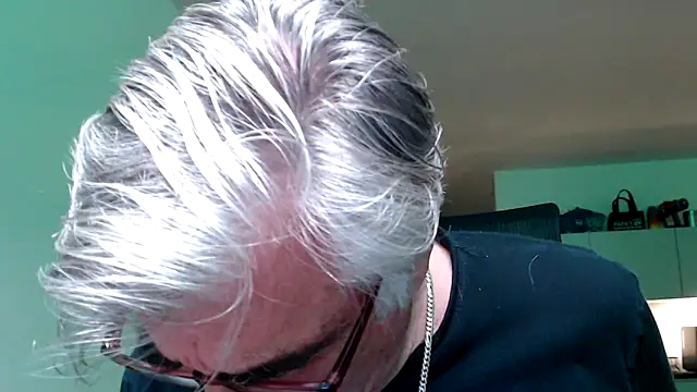 Buidapest online show from 05/16/26, 06:32