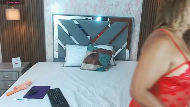 Lorna queen online show from 11/19/25, 11:32