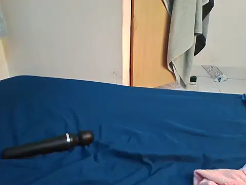 Snapshot of kganya22 chatting on 12/16/25, 09:14 kganya22 online show from 12/16/25, 09:14