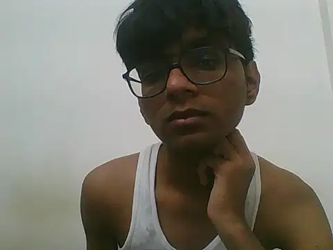 Snapshot of akshr1099 chatting on 11/17/25, 10:59 akshr1099 online show from 11/17/25, 10:59