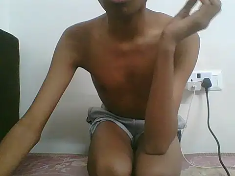 Snapshot of akshr1099 chatting on 11/27/25, 08:33 akshr1099 online show from 11/27/25, 08:33