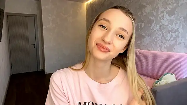 Snapshot of NikyHelton chatting on 11/18/25, 07:46 NikyHelton online show from 11/18/25, 07:46