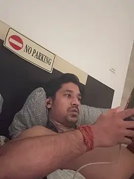 Snapshot of Jhonneeey chatting on 12/15/25, 12:48 Jhonneeey online show from 12/15/25, 12:48