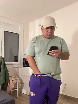 Snapshot of Pelotas2000 chatting on 11/18/25, 03:38 Pelotas2000 online show from 11/18/25, 03:38