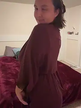 Snapshot of honeyrose222 chatting on 11/17/25, 05:24 honeyrose222 online show from 11/17/25, 05:24