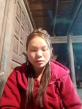 Snapshot of yu-zhen chatting on 11/18/25, 10:14 yu-zhen online show from 11/18/25, 10:14