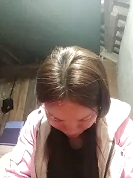 Snapshot of yu-zhen chatting on 11/21/25, 10:47 yu-zhen online show from 11/21/25, 10:47