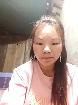 Snapshot of yu-zhen chatting on 11/22/25, 07:18 yu-zhen online show from 11/22/25, 07:18