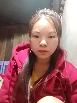 Snapshot of yu-zhen chatting on 11/23/25, 02:39 yu-zhen online show from 11/23/25, 02:39