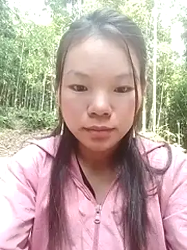 Snapshot of yu-zhen chatting on 12/02/25, 03:34 yu-zhen online show from 12/02/25, 03:34