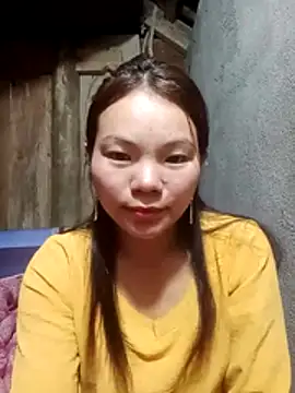 Snapshot of yu-zhen chatting on 12/03/25, 12:47 yu-zhen online show from 12/03/25, 12:47