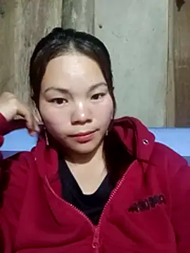 Snapshot of yu-zhen chatting on 12/16/25, 12:10 yu-zhen online show from 12/16/25, 12:10