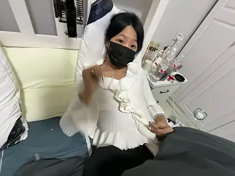 Rosy100 online show from 12/14/25, 11:04