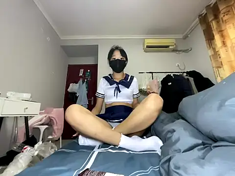 Rosy100 online show from 12/15/25, 08:40