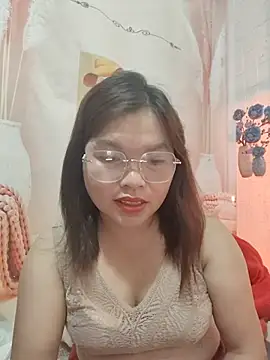 Snapshot of Cover-baa chatting on 07/05/26, 12:17 Cover-baa online show from 07/05/26, 12:17