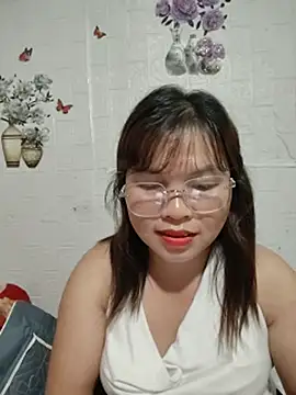 Snapshot of Cover-baa chatting on 07/19/26, 10:35 Cover-baa online show from 07/19/26, 10:35