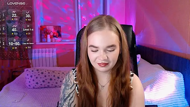 Snapshot of EmiRisse chatting on 11/25/25, 02:39 EmiRisse online show from 11/25/25, 02:39