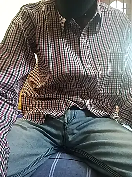 Snapshot of Shadow_Guy chatting on 11/22/25, 05:17 Shadow Guy online show from 11/22/25, 05:17