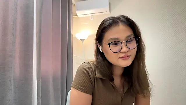 HoneyKitsu online show from 11/20/25, 09:20