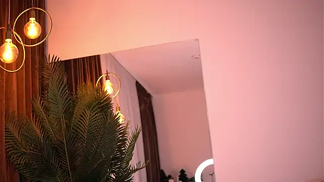 Snapshot of LuvCaprice chatting on 01/05/26, 05:27 LuvCaprice online show from 01/05/26, 05:27