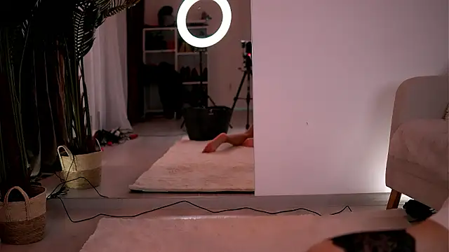 Snapshot of LuvCaprice chatting on 03/18/26, 11:08 LuvCaprice online show from 03/18/26, 11:08