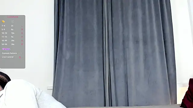 Snapshot of CoreenLuebbers chatting on 12/14/25, 06:23 CoreenLuebbers online show from 12/14/25, 06:23