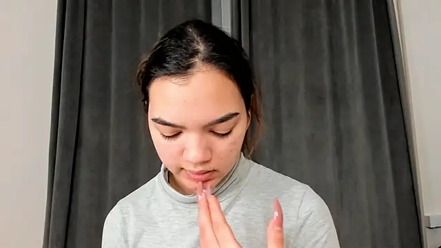 Snapshot of CoreenLuebbers chatting on 12/15/25, 05:28 CoreenLuebbers online show from 12/15/25, 05:28