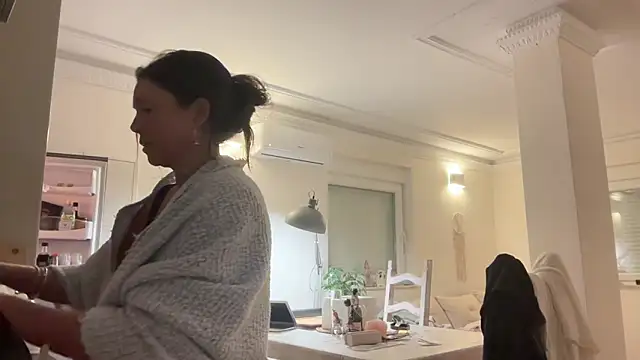 Snapshot of AnnaSophiaX chatting on 12/02/25, 08:48 AnnaSophiaX online show from 12/02/25, 08:48