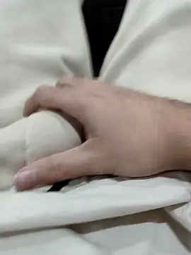 Snapshot of berkkderlerr chatting on 01/06/26, 04:00 berkkderlerr online show from 01/06/26, 04:00