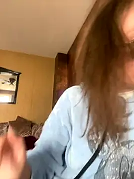 Snapshot of Rosegold69 chatting on 11/18/25, 12:20 Rosegold69 online show from 11/18/25, 12:20