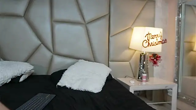 Snapshot of Be_curious chatting on 12/04/25, 01:09 Be curious online show from 12/04/25, 01:09