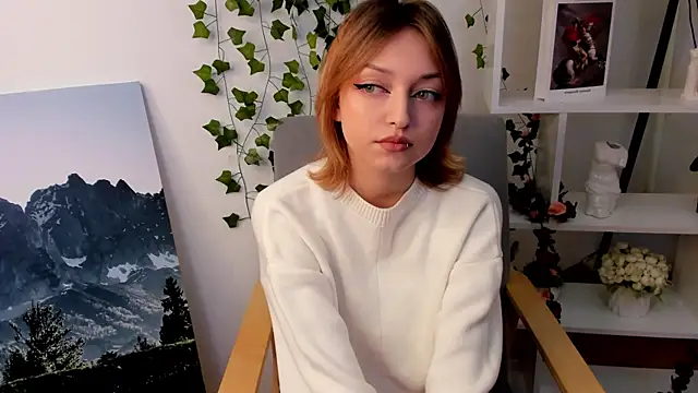 Snapshot of LeontineAtala chatting on 11/18/25, 07:57 LeontineAtala online show from 11/18/25, 07:57