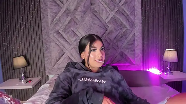 Snapshot of ShirleyJones_ chatting on 11/30/25, 12:42 ShirleyJones online show from 11/30/25, 12:42